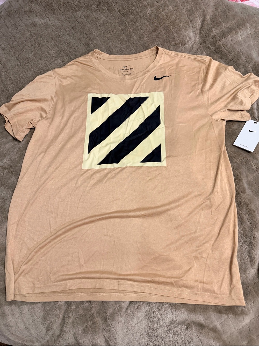 Nike Men’s Tan Graphic Tee with Black Nike long sleeve 2 shirts BUNDLE